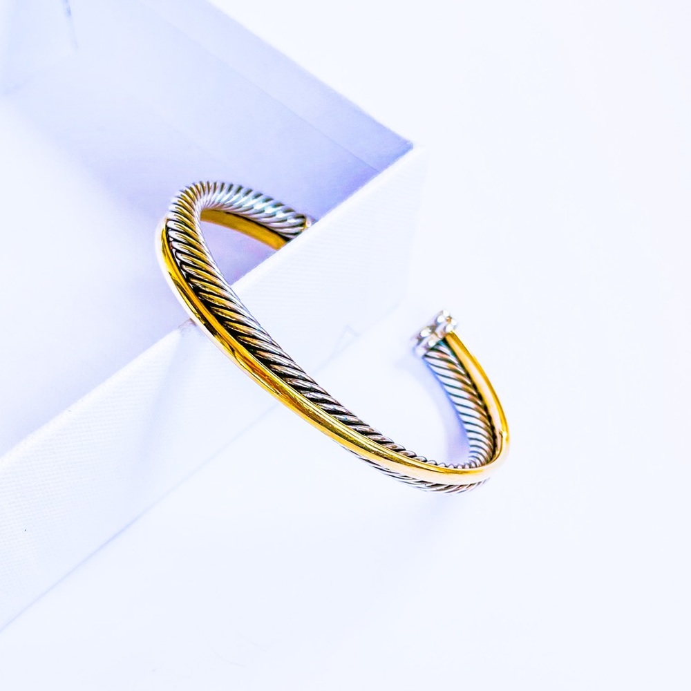 David Yurman “Crossover” Bracelet With 18k Yellow Gold